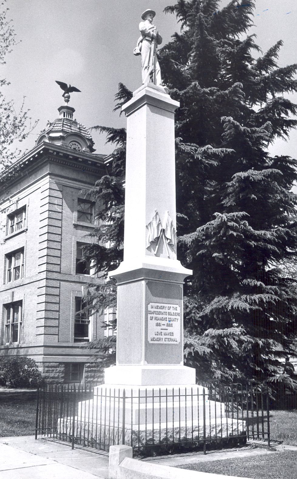 Salem confederate monument